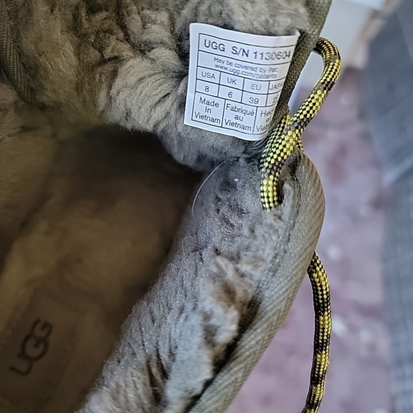 UGG Men's Olive and Black Boots - Picture 15 of 16